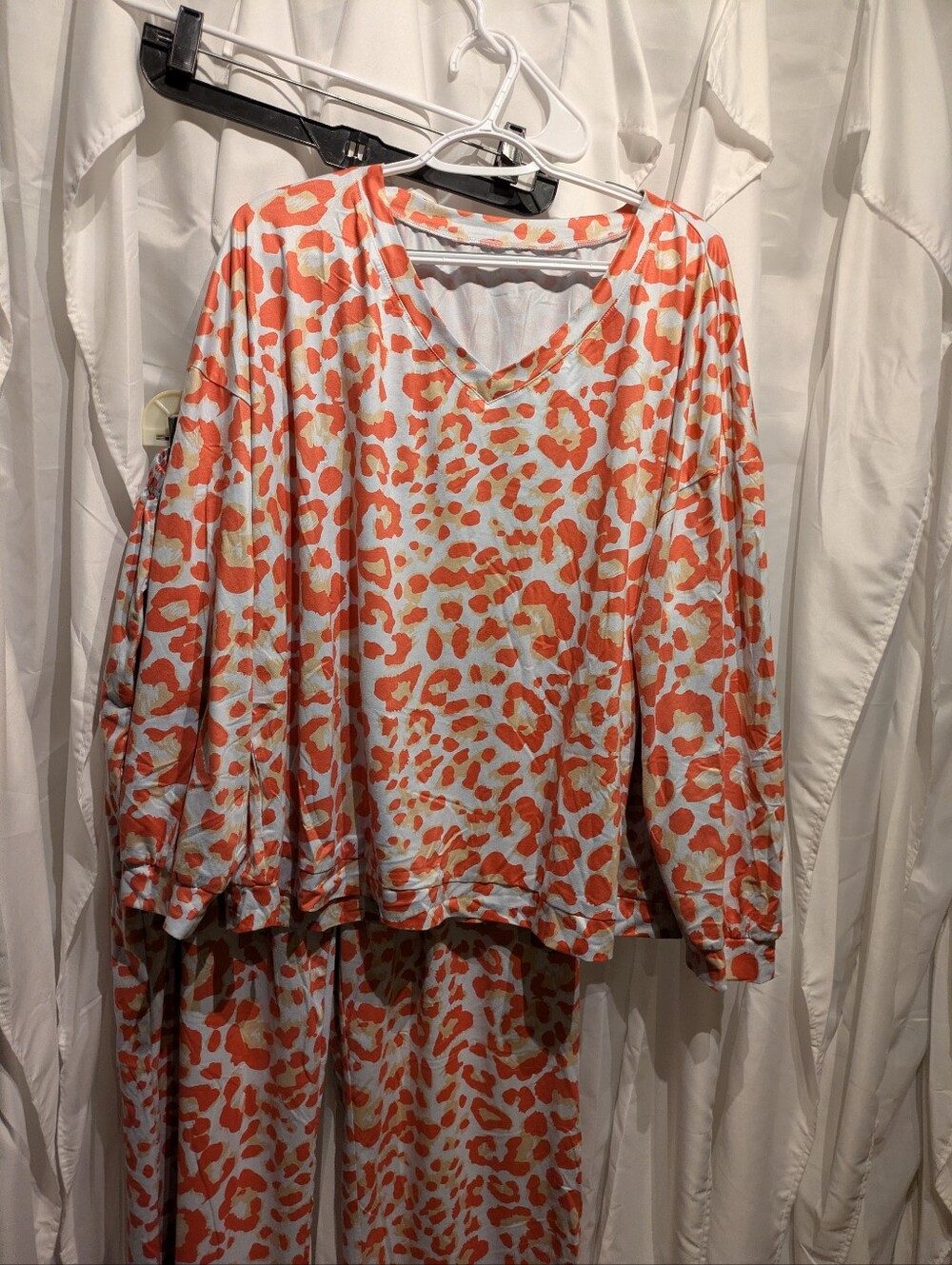 B4 Ekouaer Women’s 2-Piece Lounge Set - Orange Leopard Animal Print Size 2XL